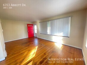 6353 Abbott Dr in Berkeley, MO - Building Photo - Building Photo
