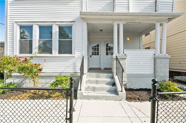 61 Wealth Ave in Providence, RI - Building Photo - Building Photo