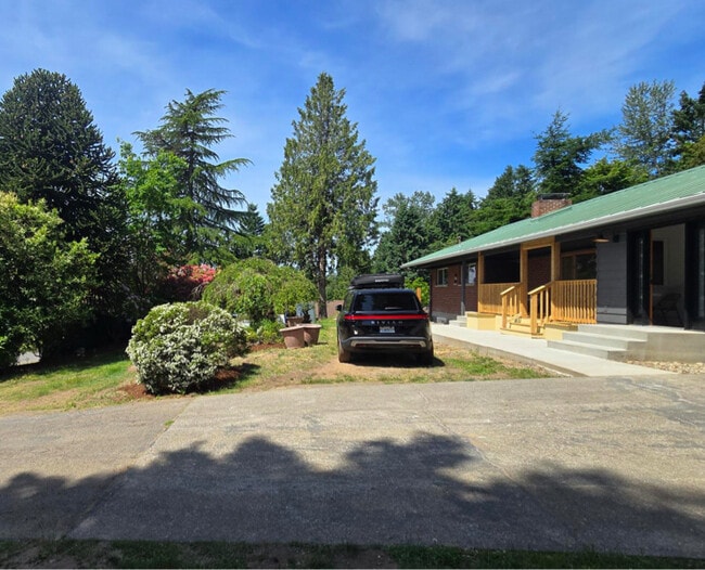 property at 10964 SE 284th St
