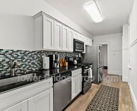 717 17th St in Sacramento, CA - Foto de edificio - Building Photo