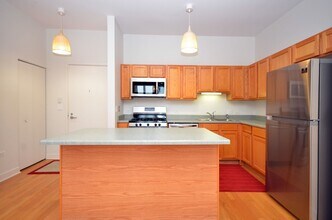 6000 N Cicero Ave-Unit -308 in Chicago, IL - Building Photo - Building Photo