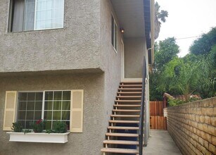 2026 -2028 Clyde Ave, Unit 2028 Lower in Los Angeles, CA - Foto de edificio - Building Photo