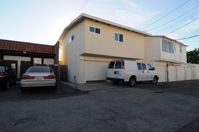 134 Broadway in Costa Mesa, CA - Building Photo - Building Photo