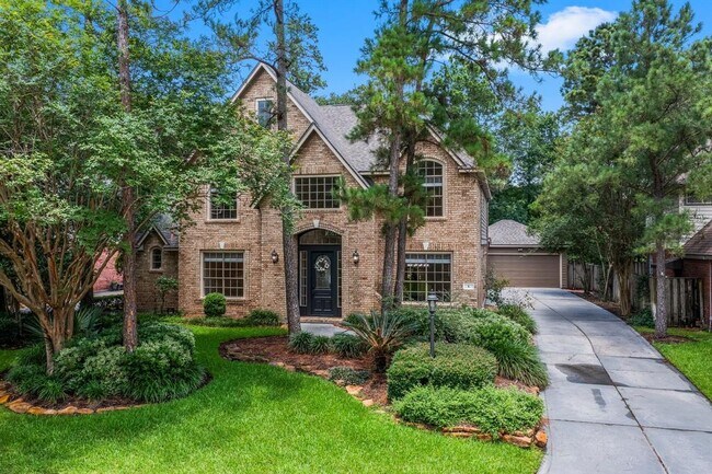 property at 6 Woodmere Pl