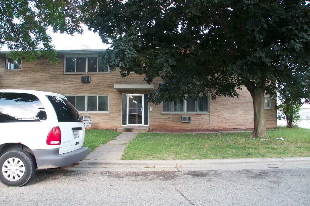 1717-1721 Blossom Ln in Madison, WI - Foto de edificio