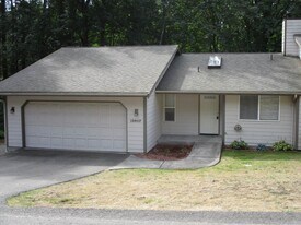 13607 86th Ave NW in Gig Harbor, WA - Building Photo