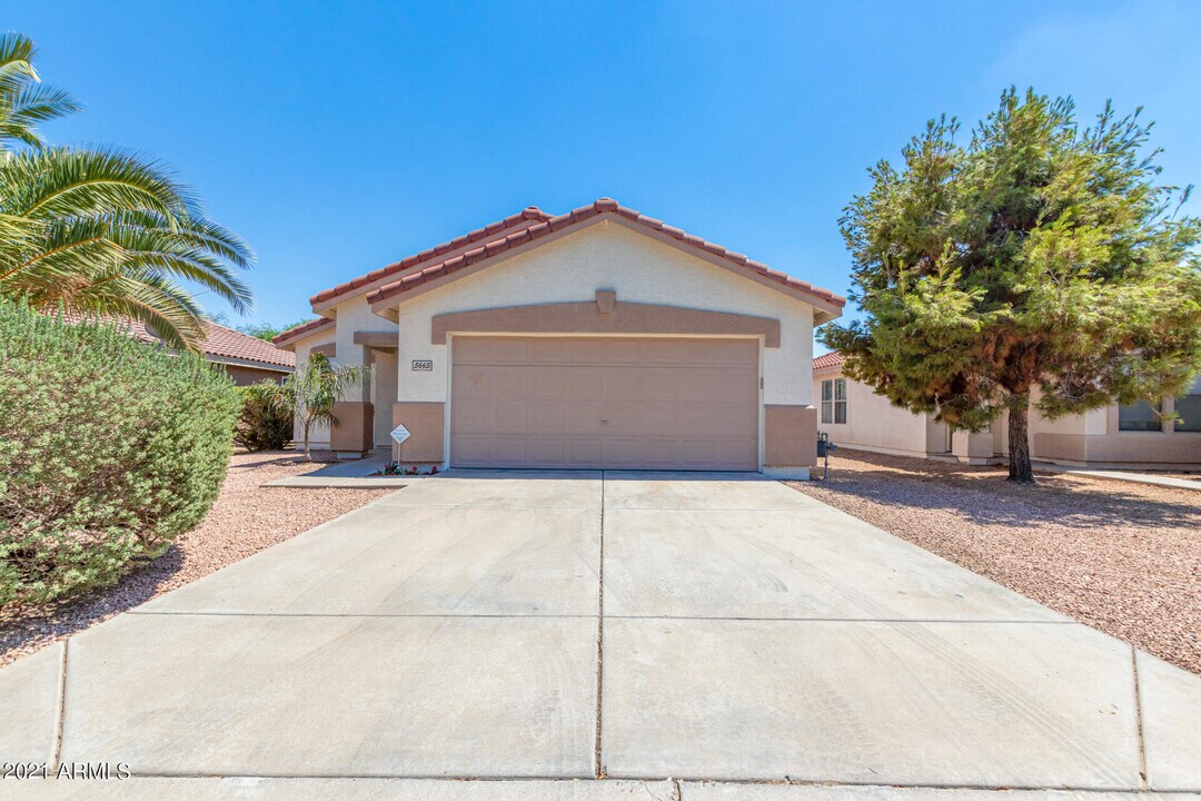 5663 E Flossmoor Ave in Mesa, AZ - Building Photo