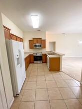 7538 Turtle View Dr in Ruskin, FL - Foto de edificio - Building Photo