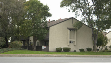 Blacow Gardens in Fremont, CA - Foto de edificio - Building Photo