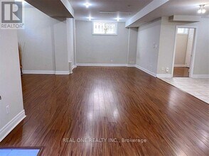212 Olive Ave in Toronto, ON - Building Photo - Building Photo