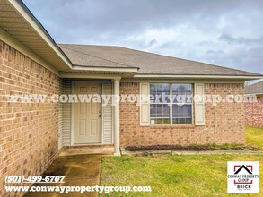 1740 Longfellow Dr in Conway, AR - Building Photo - Building Photo