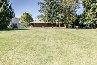 1102 S Garden Ct in Mahomet, IL - Building Photo - Building Photo