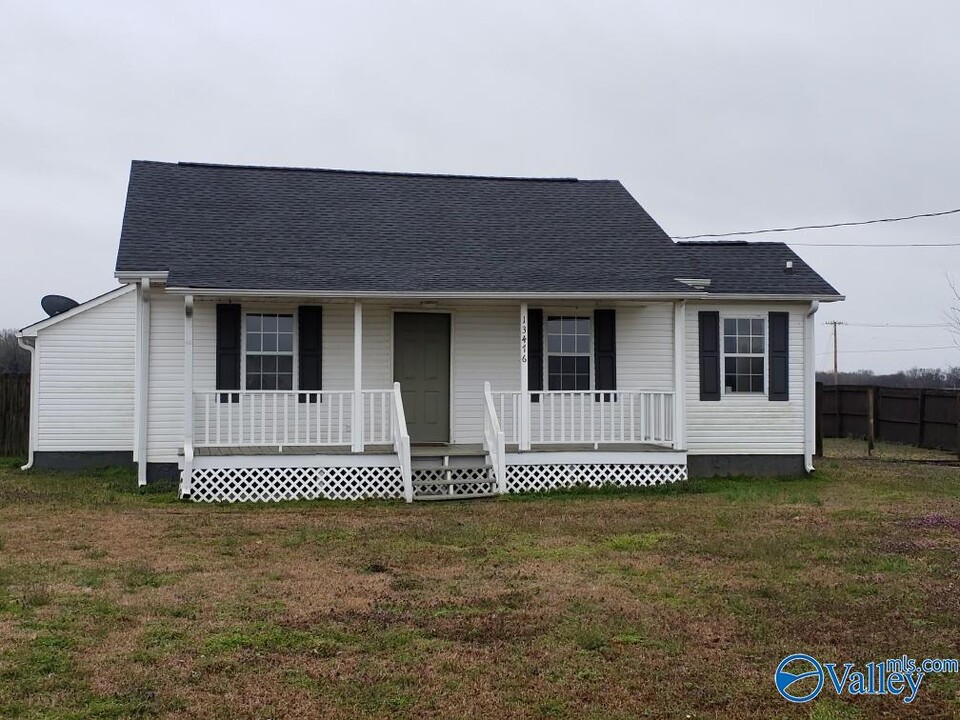 13476 Shaw Rd in Athens, AL - Building Photo