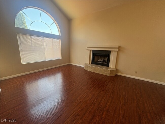 8216 Bermuda Beach Dr in Las Vegas, NV - Building Photo - Building Photo