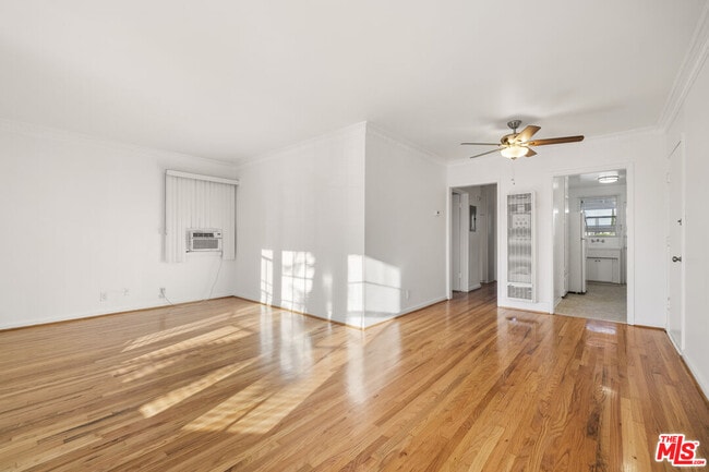 5324 Vantage Ave in Los Angeles, CA - Foto de edificio - Building Photo