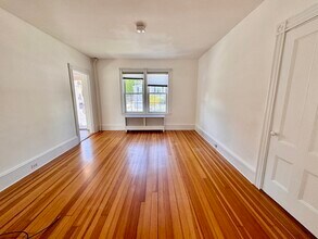 163-163 Bates Ave in Quincy, MA - Building Photo - Building Photo