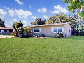 2502 N Beaumont Ave in Kissimmee, FL - Building Photo - Building Photo