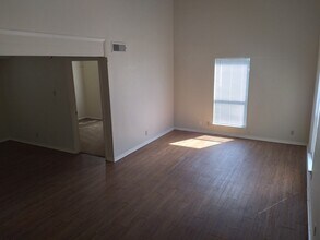 8207 Hood Cir in Austin, TX - Building Photo - Building Photo