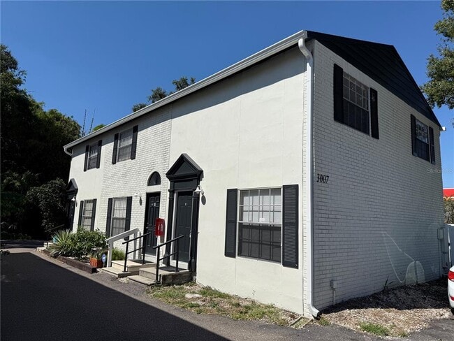 property at 3007 S Manhattan Ave