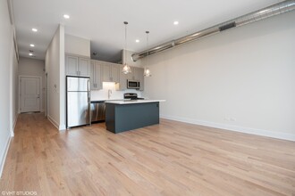 4405 N Artesian Ave in Chicago, IL - Building Photo - Building Photo