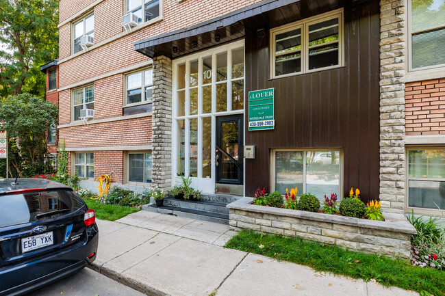 10 Weredale Park Rue in Westmount, QC - Building Photo - Building Photo