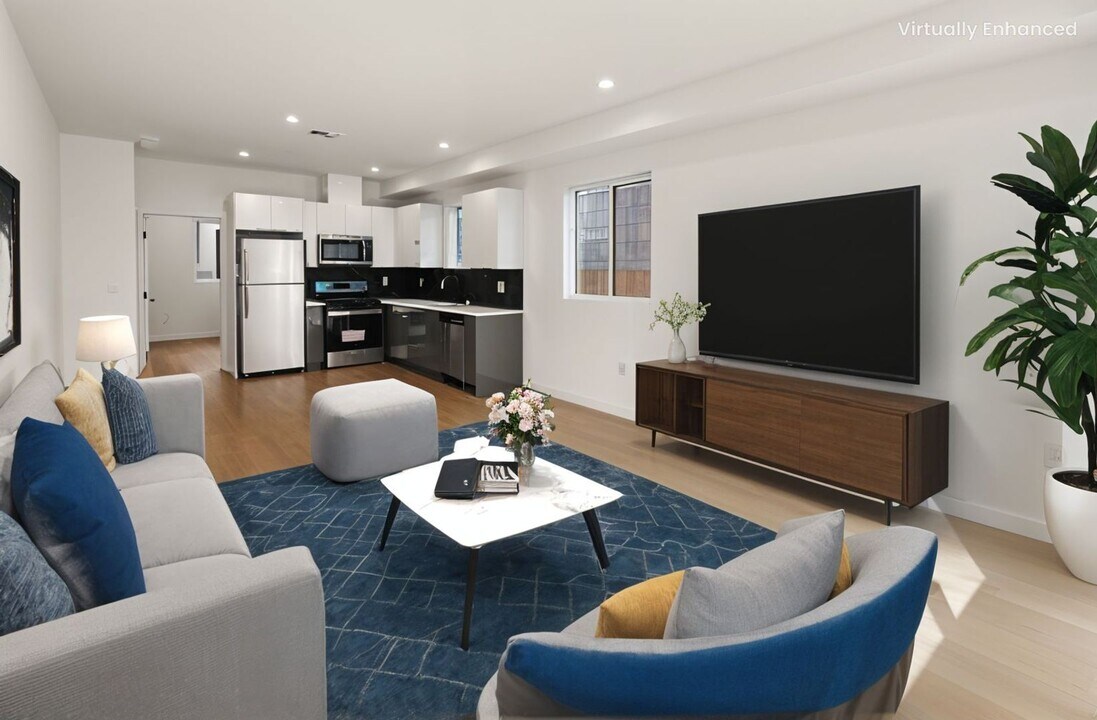 1731 New Hampshire Ave in Los Angeles, CA - Building Photo