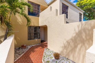 12915 SW 88th Terrace in Miami, FL - Building Photo - Building Photo