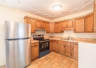 40 Glenview Dr in Decatur, IL - Building Photo - Building Photo