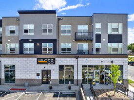 Holly38 in Denver, CO - Building Photo