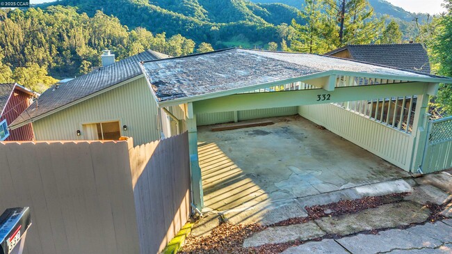 332 Coleman Dr in San Rafael, CA - Building Photo - Building Photo