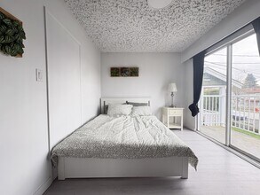 4876 Earles St in Vancouver, BC - Building Photo - Building Photo