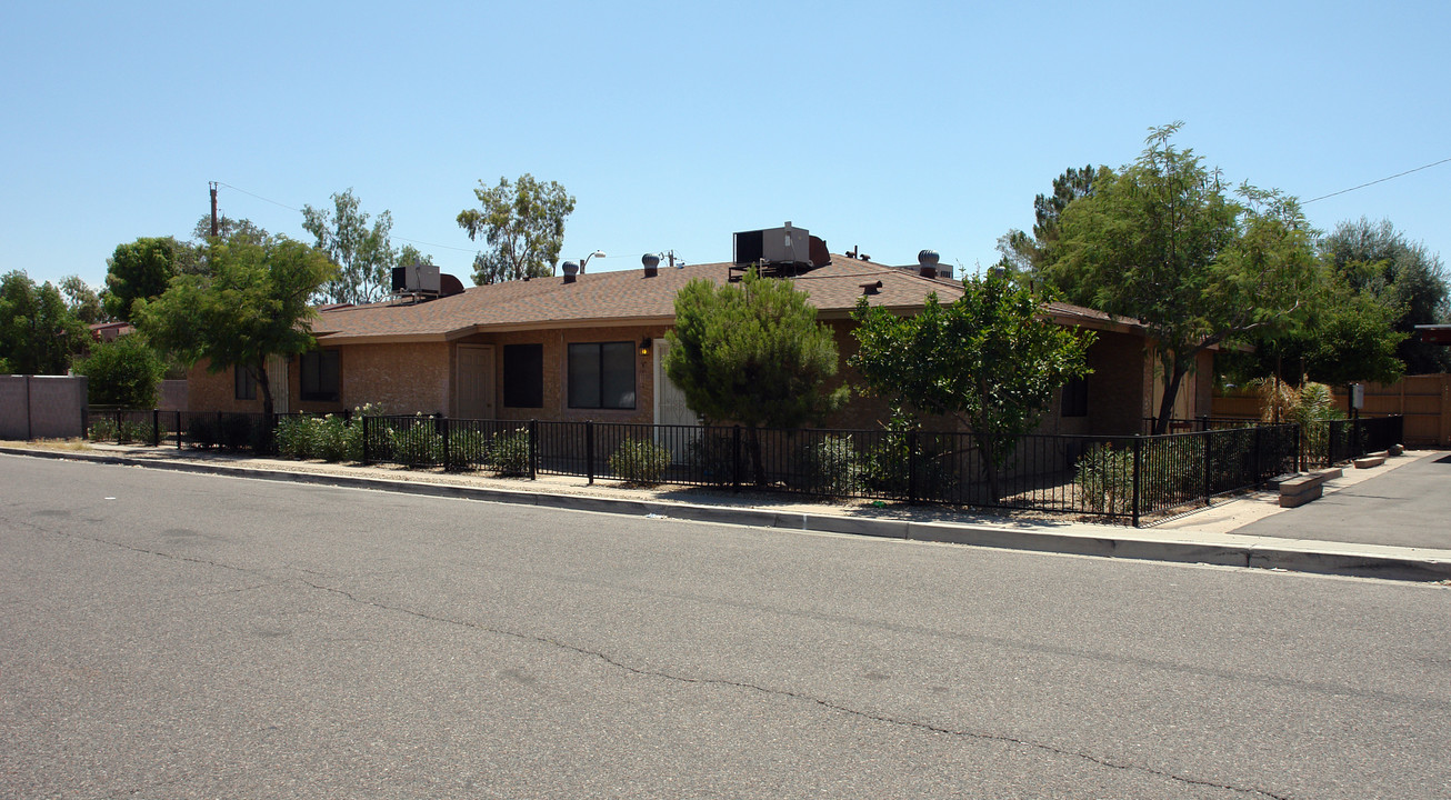 4019-4021 E Robert E. Lee St in Phoenix, AZ - Building Photo