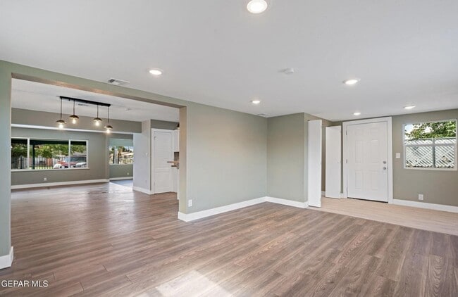 10096 Ontario Ave in El Paso, TX - Building Photo - Building Photo