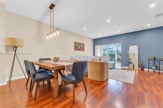 8844 S Isles Cir in Tamarac, FL - Building Photo - Building Photo