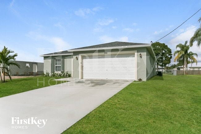 property at 729 SW Estate Ave