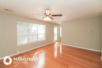 1579 Isleworth Cir in Atlanta, GA - Foto de edificio - Building Photo