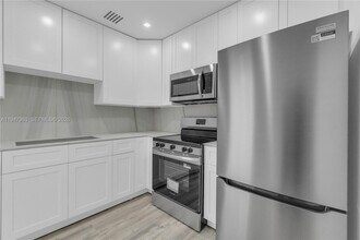 7925 Carlyle Ave in Miami Beach, FL - Building Photo - Building Photo