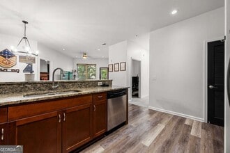 870 Mayson Turner Rd NW in Atlanta, GA - Building Photo - Building Photo