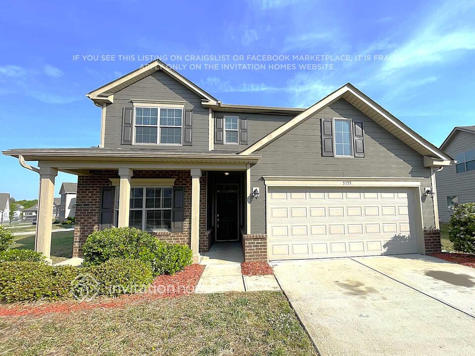 5355 Roberta Crossing Dr in Concord, NC - Foto de edificio