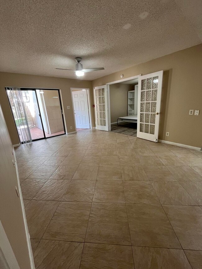 616 Executive Center Dr in West Palm Beach, FL - Building Photo - Building Photo