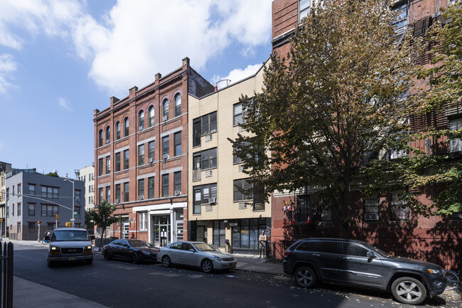 237 S 1st St in Brooklyn, NY - Building Photo - Building Photo