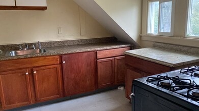 2401 Midland Ave, Unit 3 in Syracuse, NY - Building Photo - Building Photo