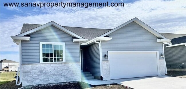property at 635 SE Mesa Dr
