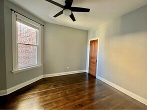 2447 N Mozart St in Chicago, IL - Building Photo - Building Photo