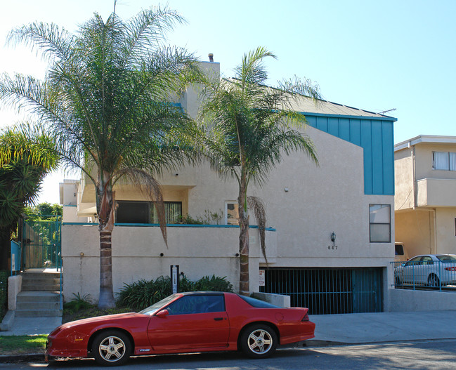 647 N Hayworth Ave in Los Angeles, CA - Building Photo - Building Photo