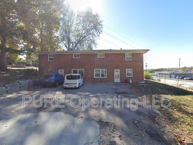 property at 2205 Lindyview Rd