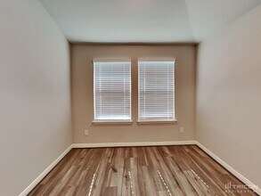 13548 Paxton Blvd in Saint Hedwig, TX - Building Photo - Building Photo