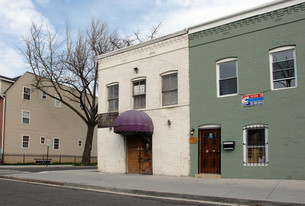 619 16th St NE in Washington, DC - Foto de edificio - Building Photo