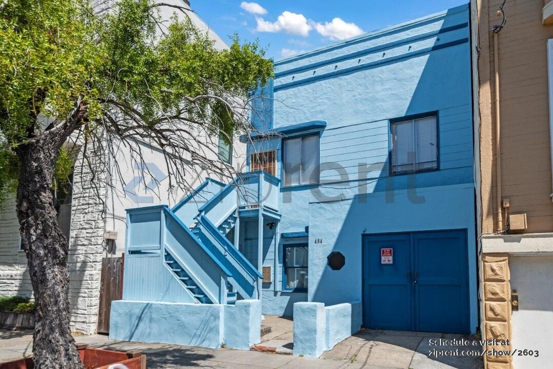 484 Waller St in San Francisco, CA - Foto de edificio