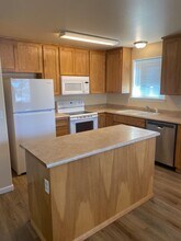 617-619 Valley Heart Ln in Central Point, OR - Building Photo - Building Photo